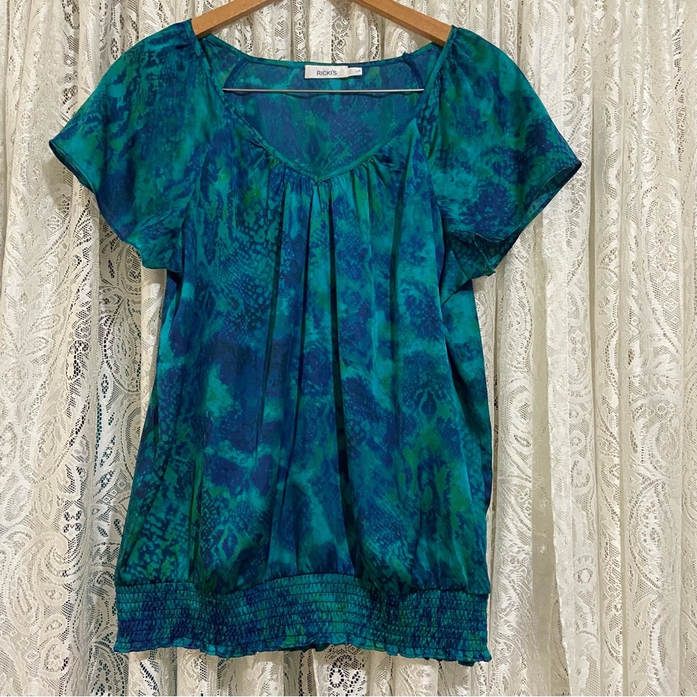 Ricki’s Short Sleeved Women’s Top.
